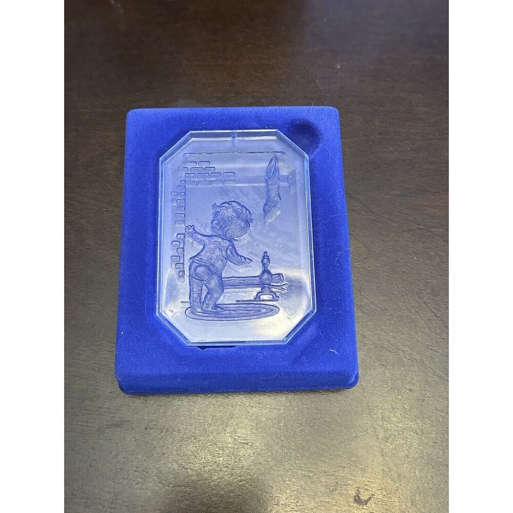 Comar Crystal etchings toddler looking in fireplace ornament NEW in box